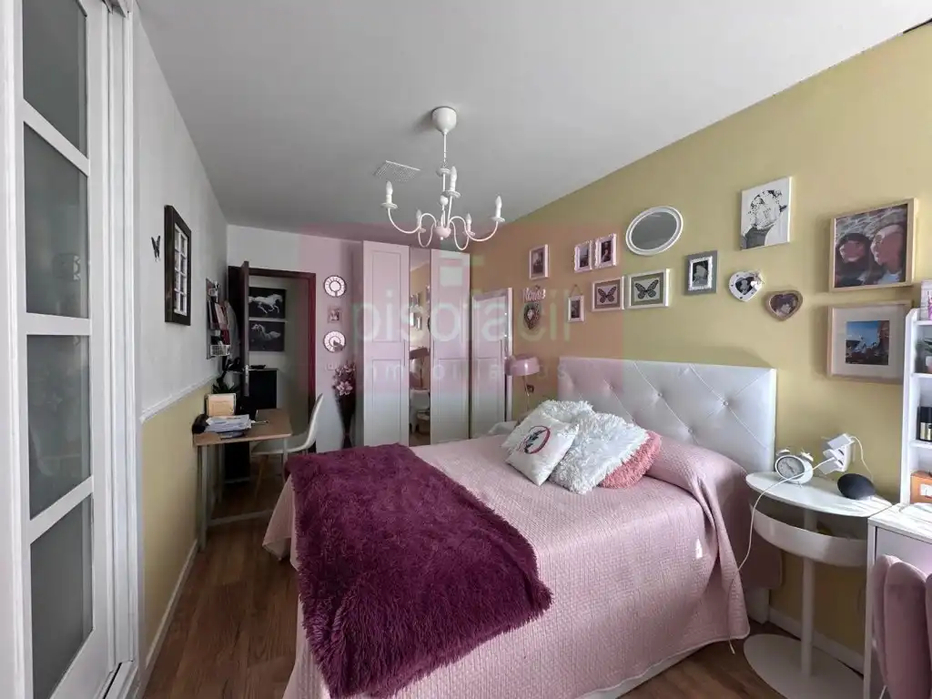 Bedroom of Flat for sale in Lugo