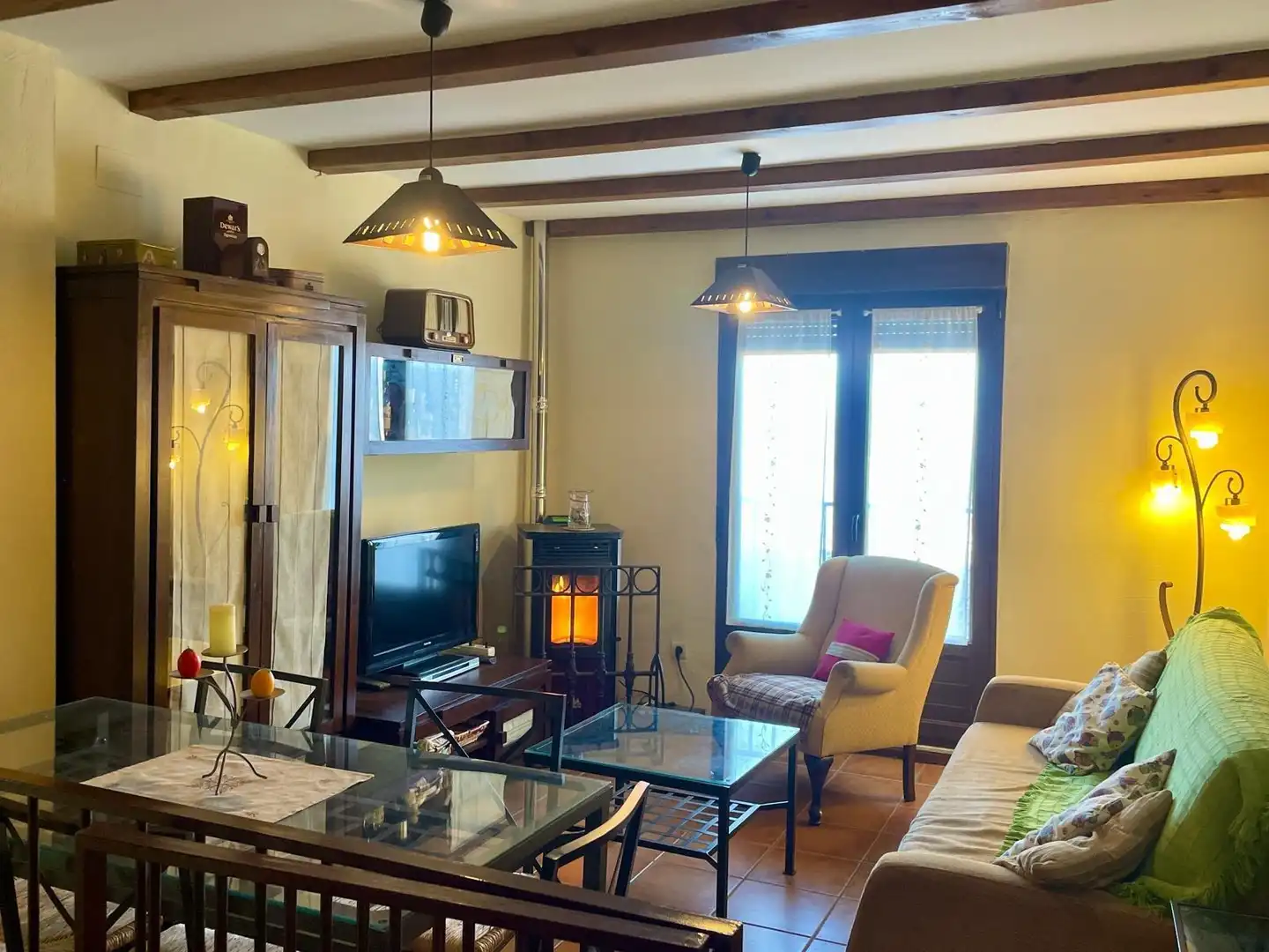 Sala de estar de Casa o chalet en venta en Candelario con Amueblado, Balcón y Alarma