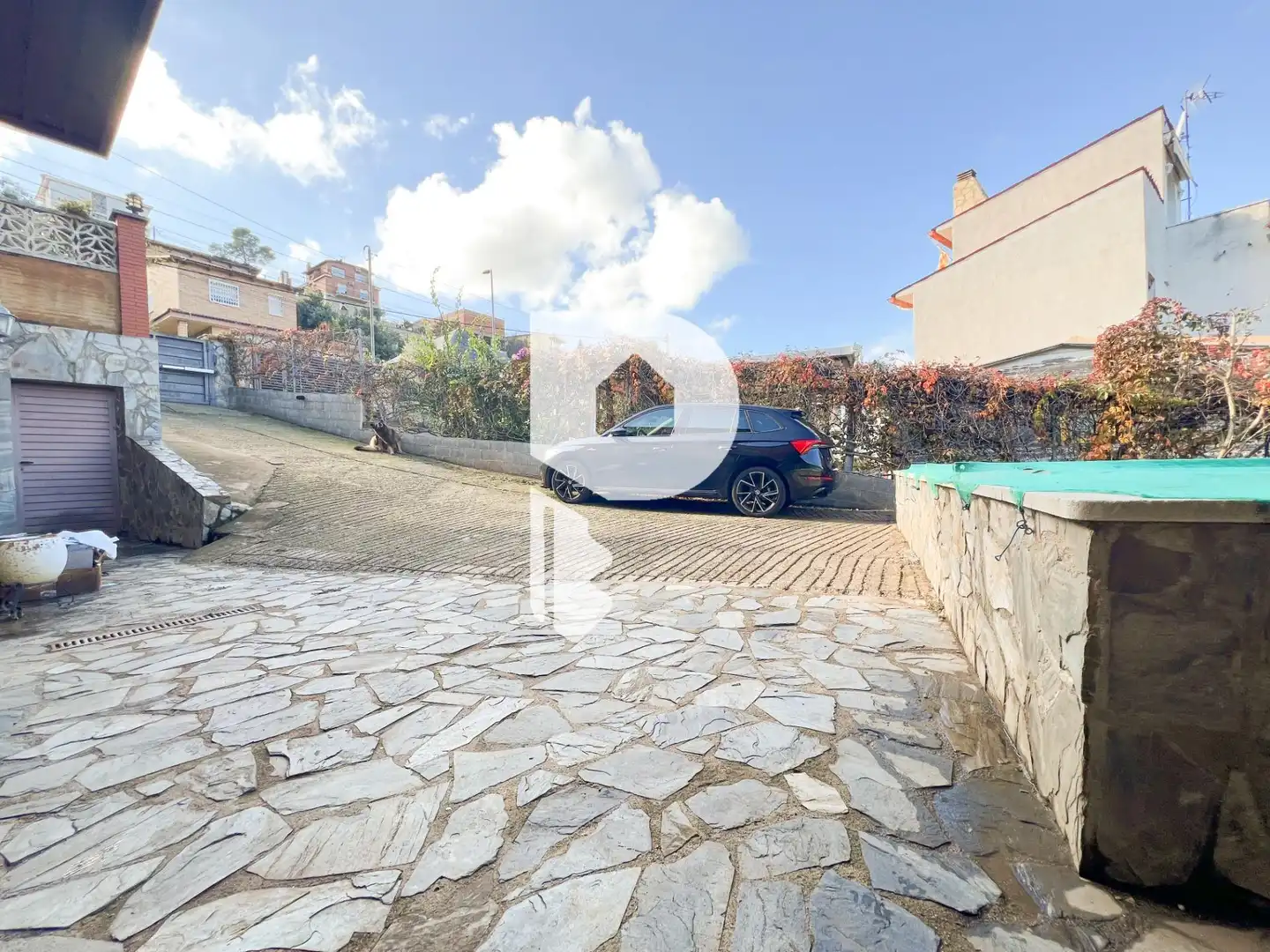 Vista exterior de Casa o xalet en venda en Vallirana amb Aire condicionat, Calefacció i Jardí privat