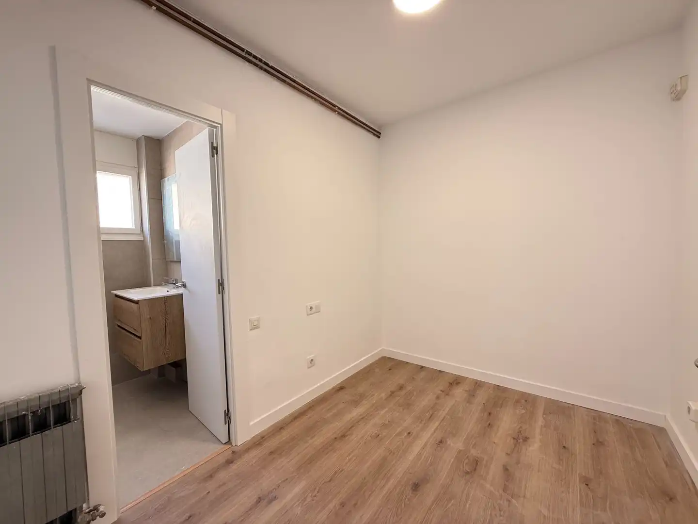 Schlafzimmer von Büro zur Miete in El Poble Sec