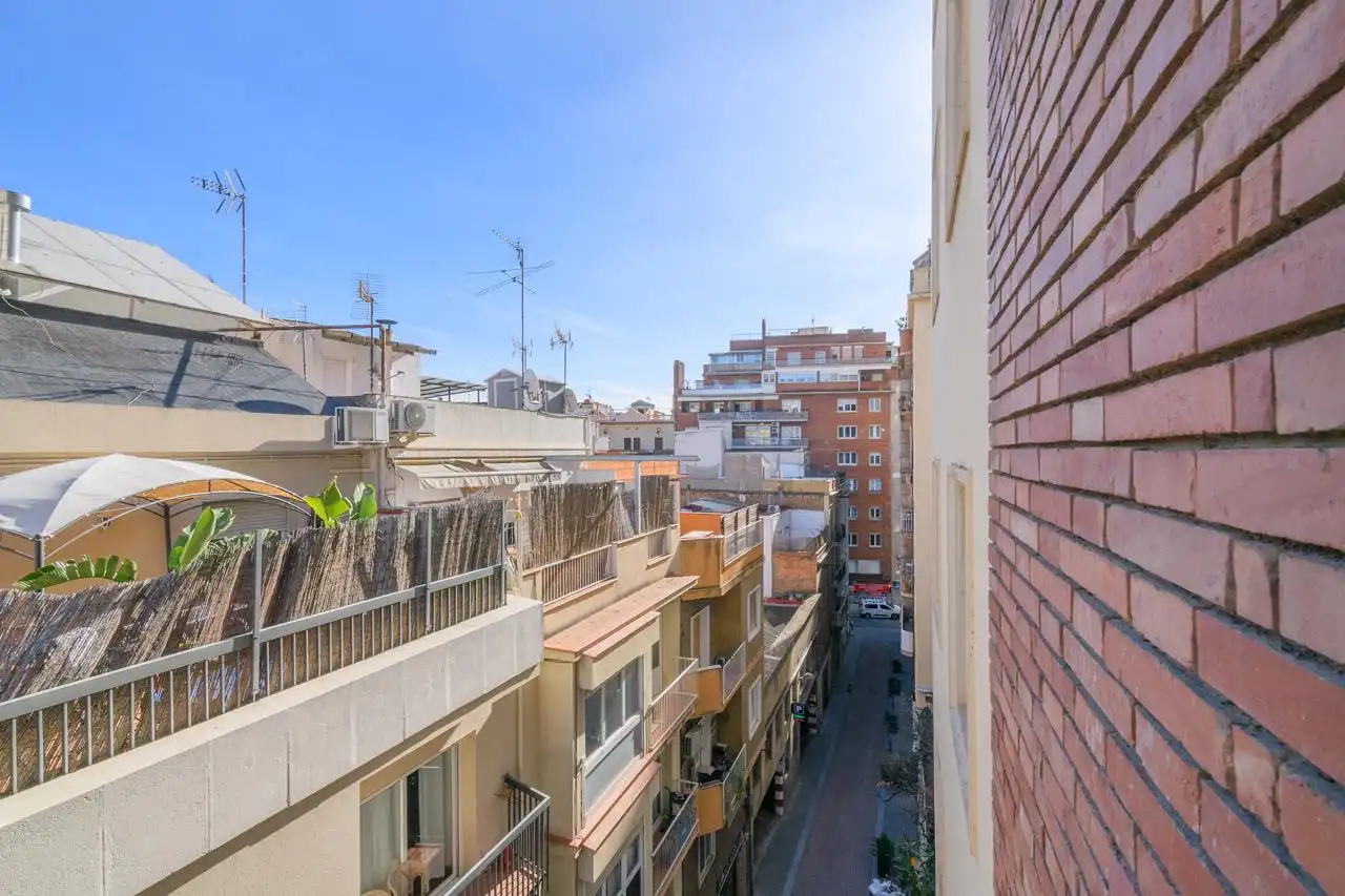 Vista exterior de Pis en venda en Barcelona amb Calefacció