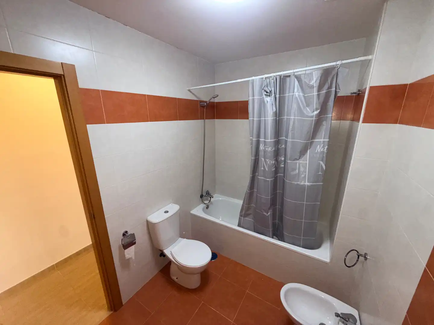 Bany de Àtic en venda en Tomelloso amb Terrassa i Moblat