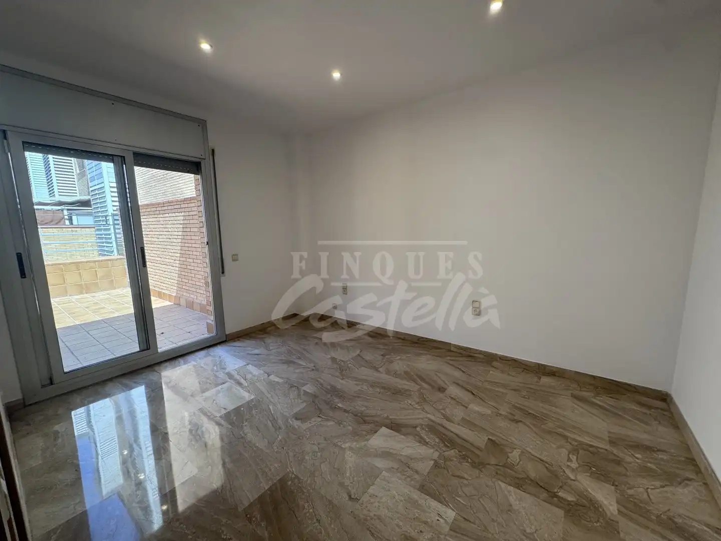 Dormitori de Casa o xalet en venda en Mataró amb Aire condicionat, Terrassa i Balcó