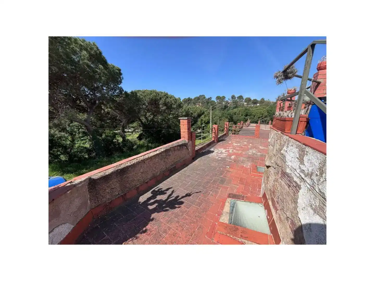 Vista exterior de Casa o xalet en venda en Lliçà d'Amunt amb Jardí privat, Traster i Piscina