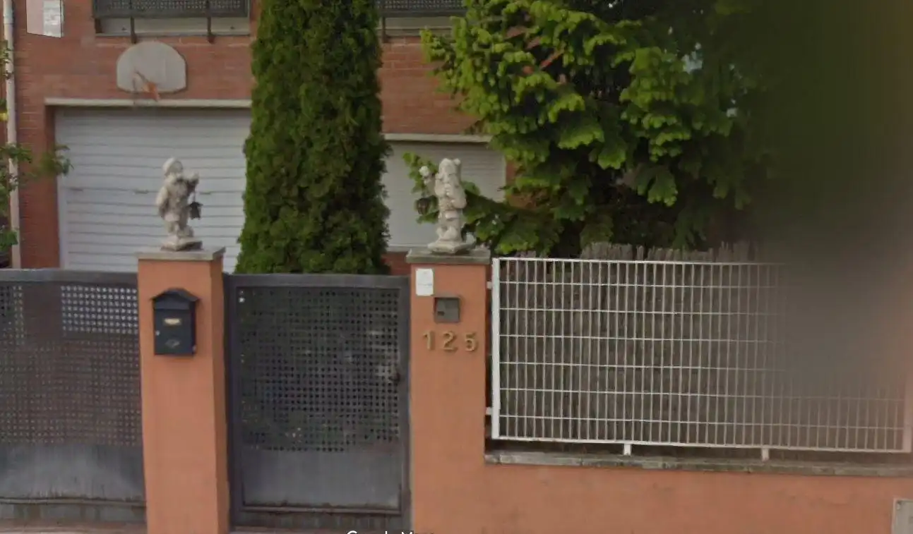 Casa amb piscina en venda a CATALUNYA 125