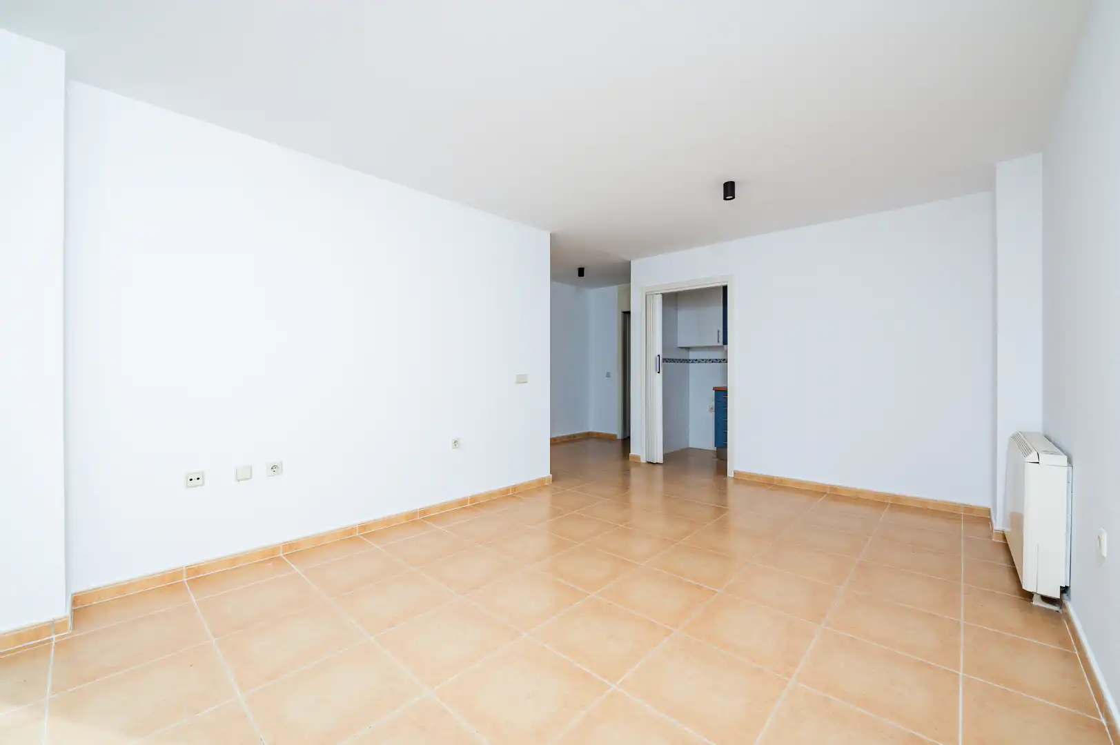 Wohnung zum Verkauf in Pinto mit Klimaanlage, Terrasse und Abstellraum