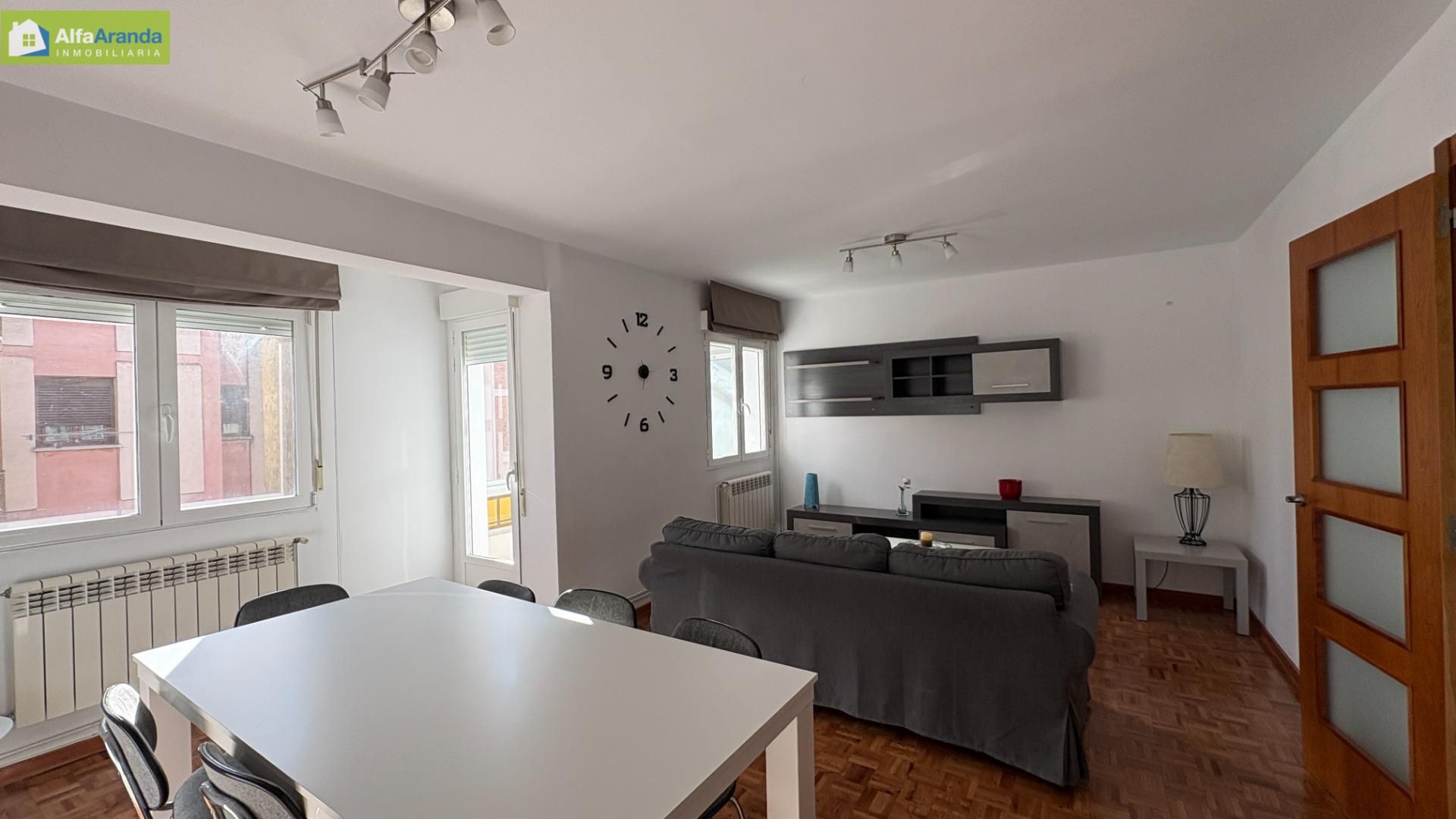 Sala d'estar de Pis de lloguer en Aranda de Duero amb Calefacció, Parquet i Terrassa