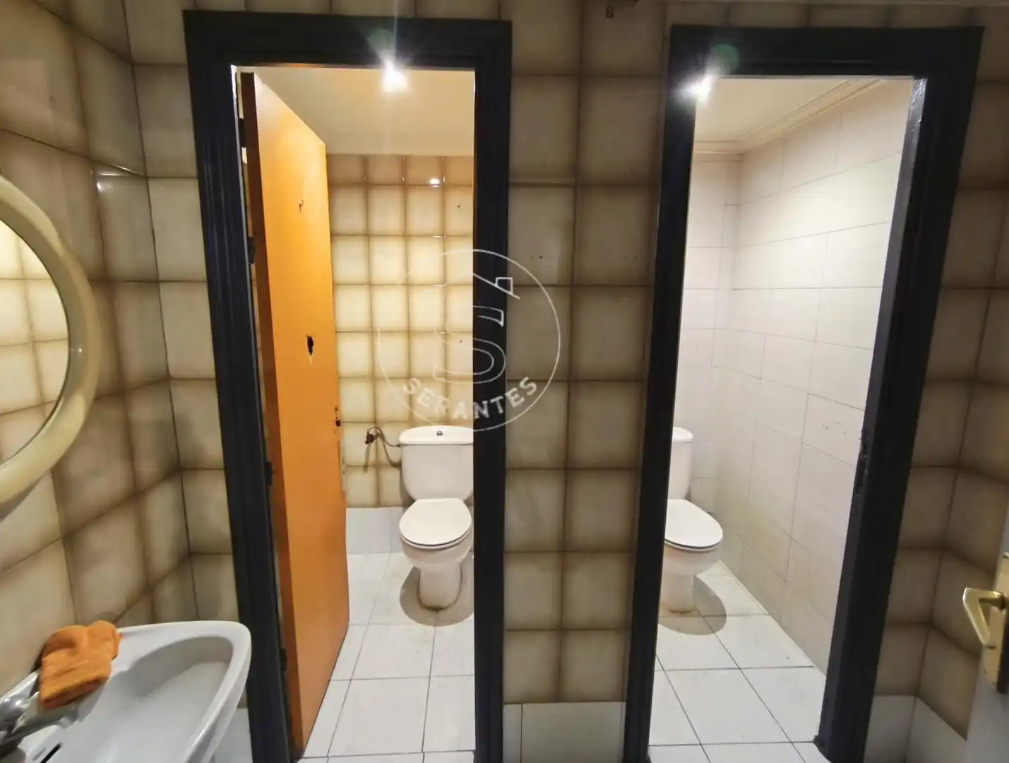 Bathroom of Commercial properties for sale in  Pamplona / Iruña  with Air Conditioner