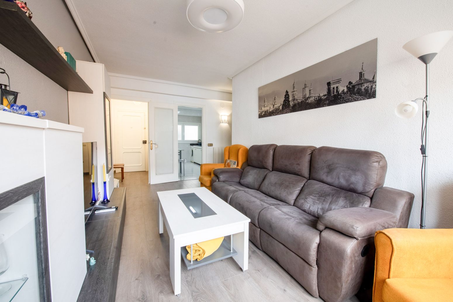 Sala de estar de Piso en venta en Santander con Calefacción, Trastero y Amueblado