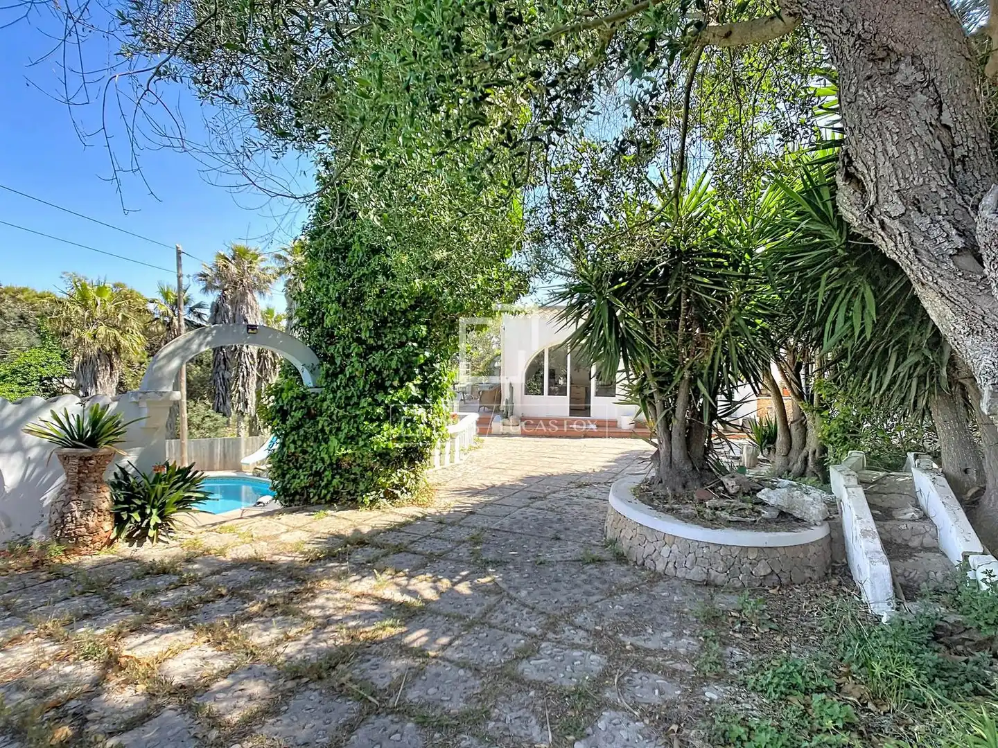 Vista exterior de Finca rústica en venda en Ciutadella de Menorca amb Aire condicionat, Jardí privat i Terrassa