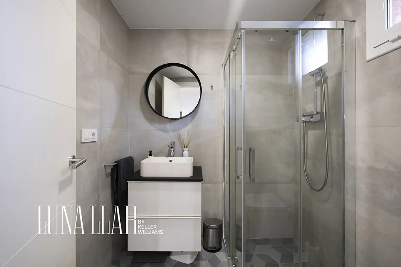 Bathroom of Houses for sale in Can Bou