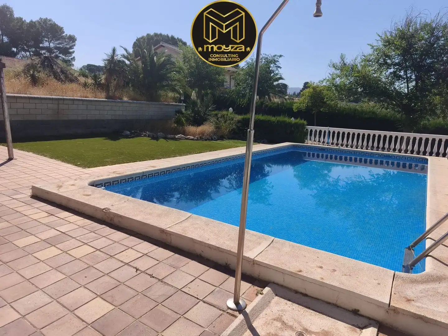 Swimming pool of Houses for sale in Jaén  with Heating and Storage room