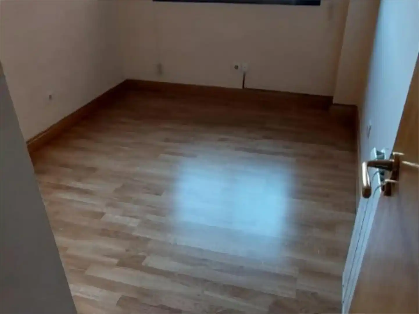 Flat for rent in  Madrid Capital  with Air Conditioner, Swimming Pool and Balcony