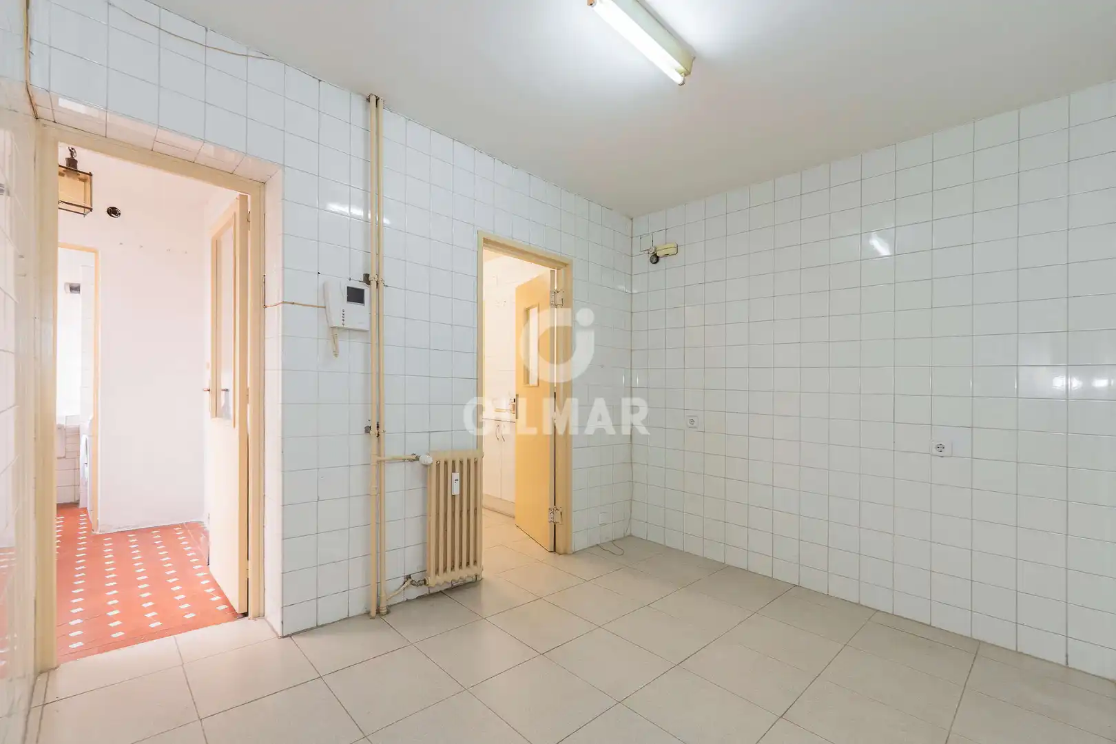 Piso en venta en Madrid con Calefacción, Trastero y Balcón