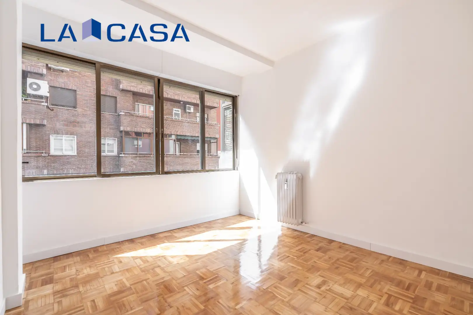Flat with lift for sale in Calle de Tomás Borrás