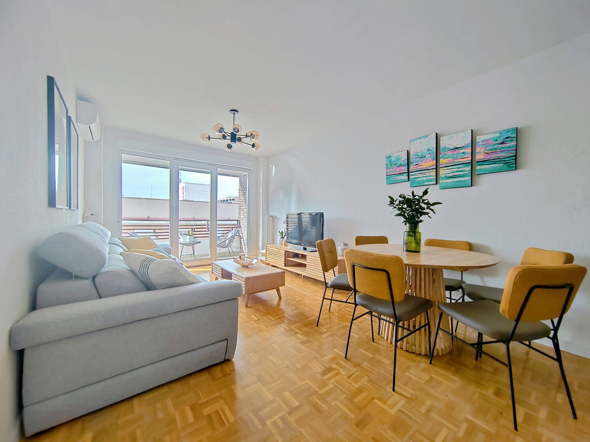 Sala d'estar de Pis de lloguer en  Madrid Capital amb Aire condicionat, Calefacció i Parquet