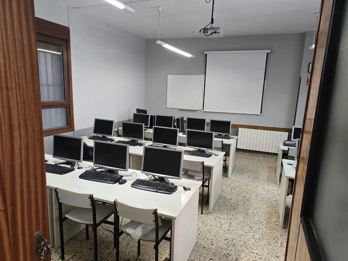 Local de alquiler en Sestao  con Calefacción, Amueblado y Internet