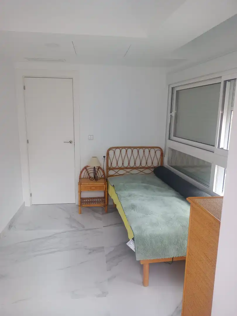 Flat for rent in Carrer Girona, Barrio del Centro