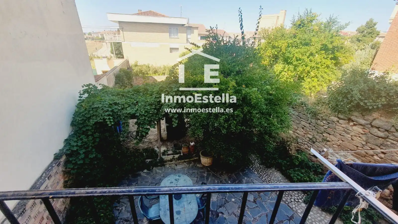 Vista exterior de Casa adosada en venta en Allo con Calefacción, Jardín privado y Terraza