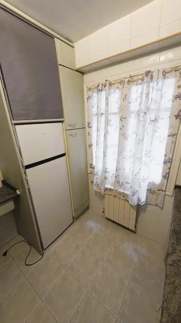 Flat for sale in Calle de Mariano Carderera, 30, Barrio de Delicias