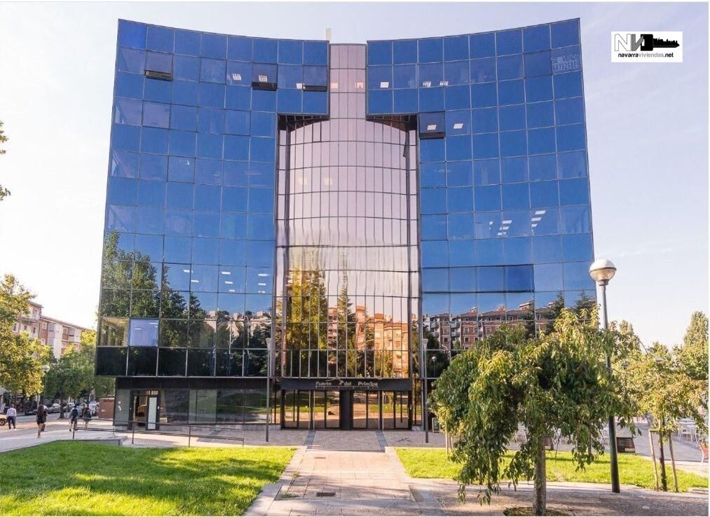 Vista exterior de Oficina de lloguer en  Pamplona / Iruña