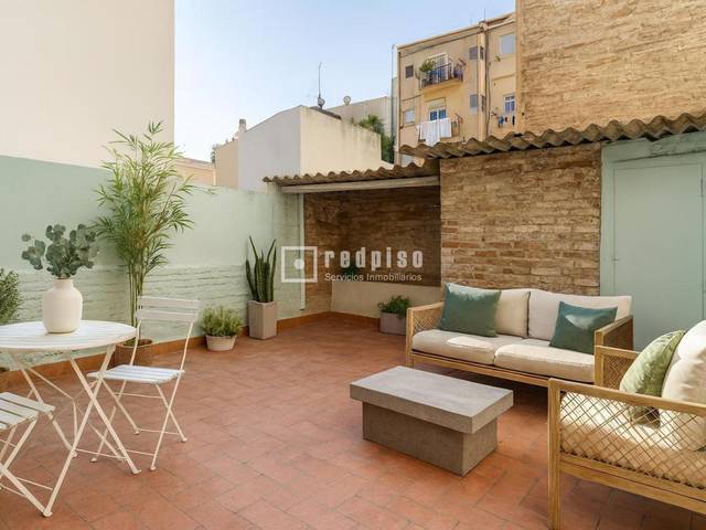 Piso en Venta en Poeta Cabanyes en El Poble Sec - Parc de Montjuïc