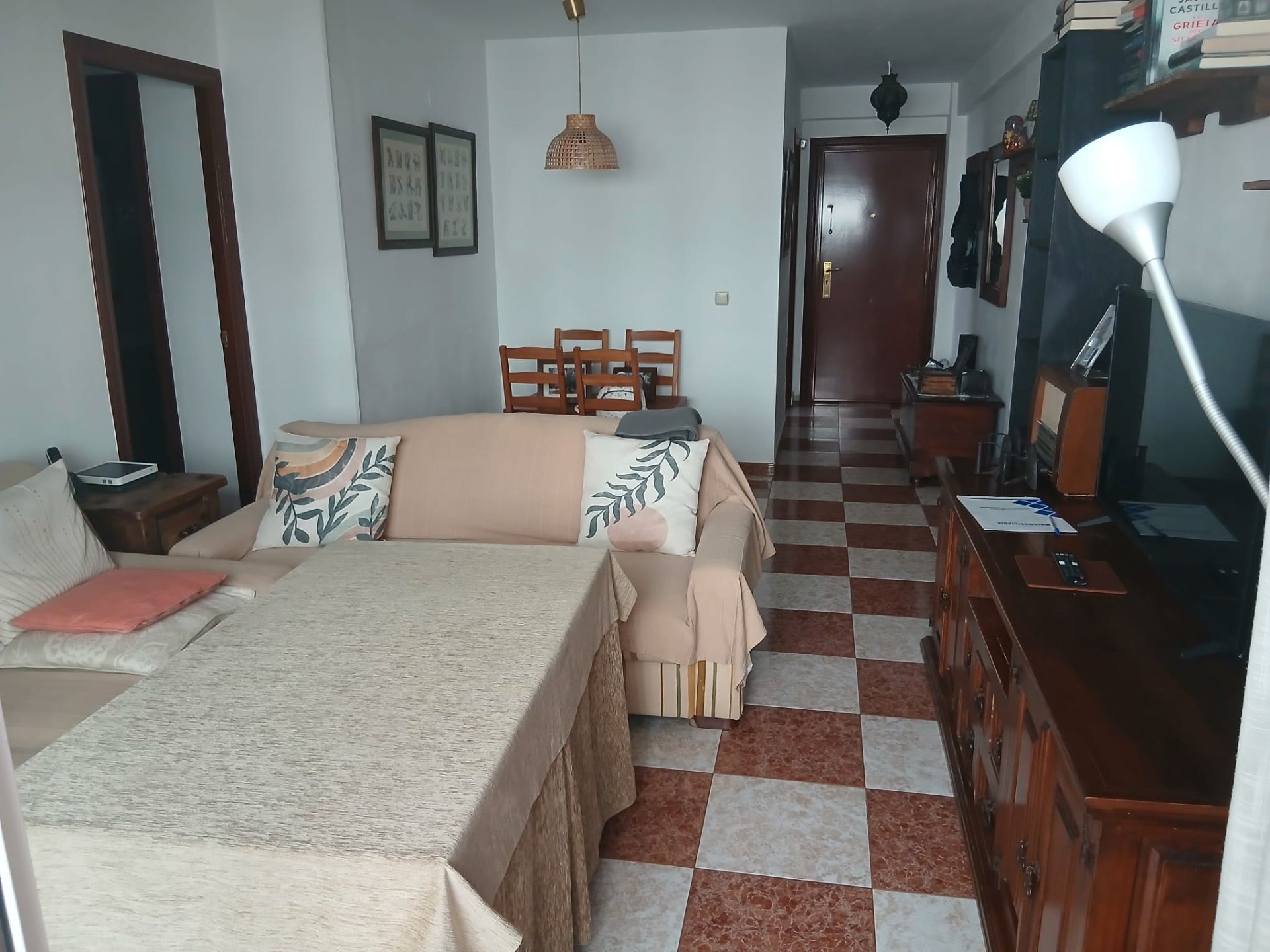 Sala d'estar de Pis en venda en Marbella amb Terrassa, Moblat i Forn