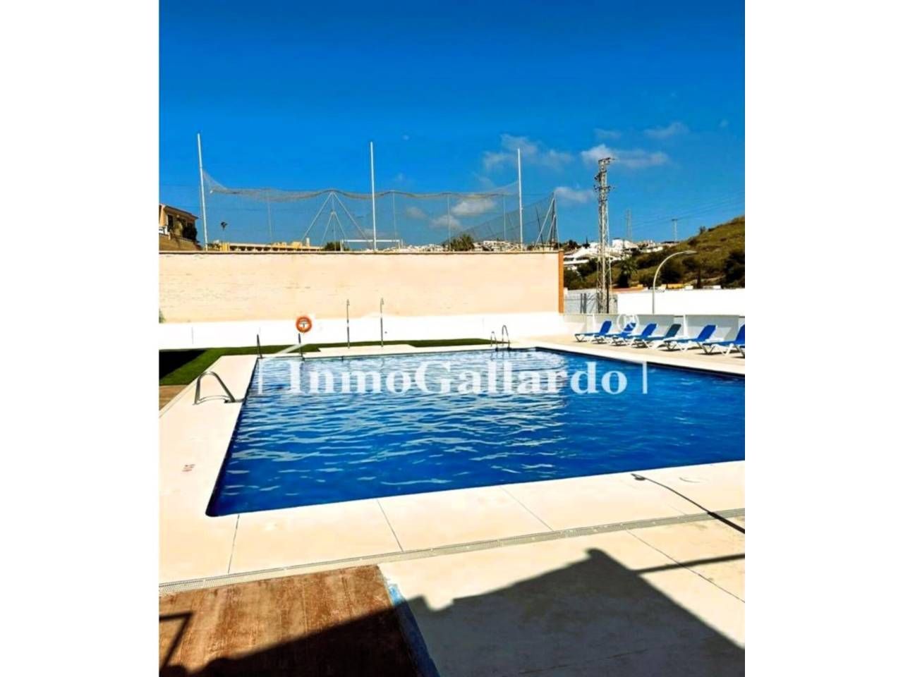 Piscina de Casa adosada en venda en Rincón de la Victoria amb Piscina comunitària