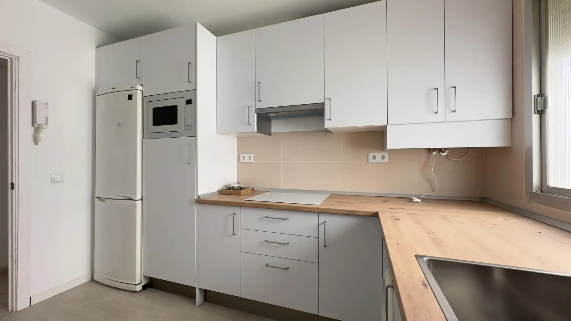 Appartamento con terrazza in affitto a Calle Ángel Ganivet, imagen 9