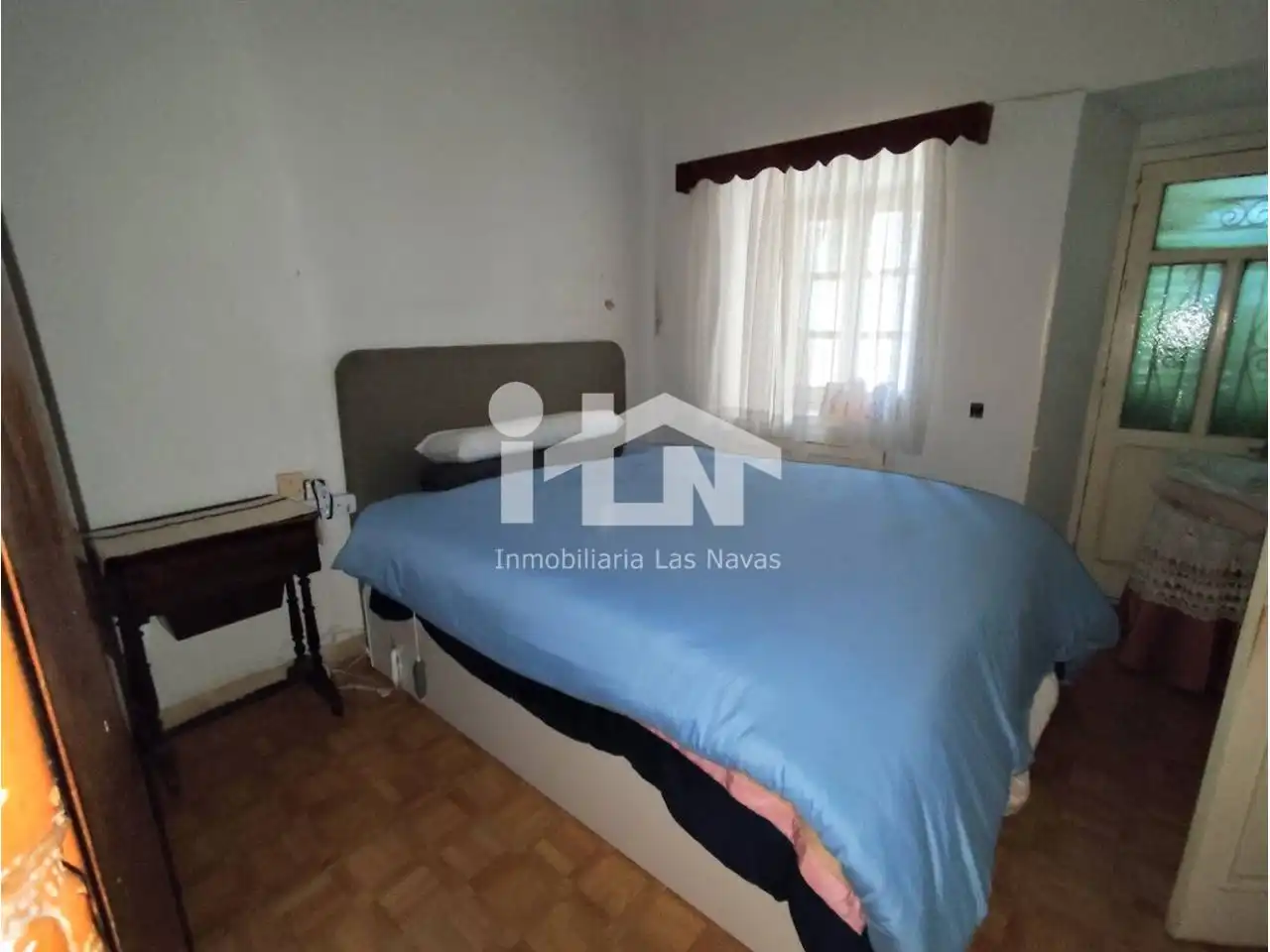 Habitación de Piso en venta en Las Navas del Marqués  con Calefacción, Terraza y Trastero