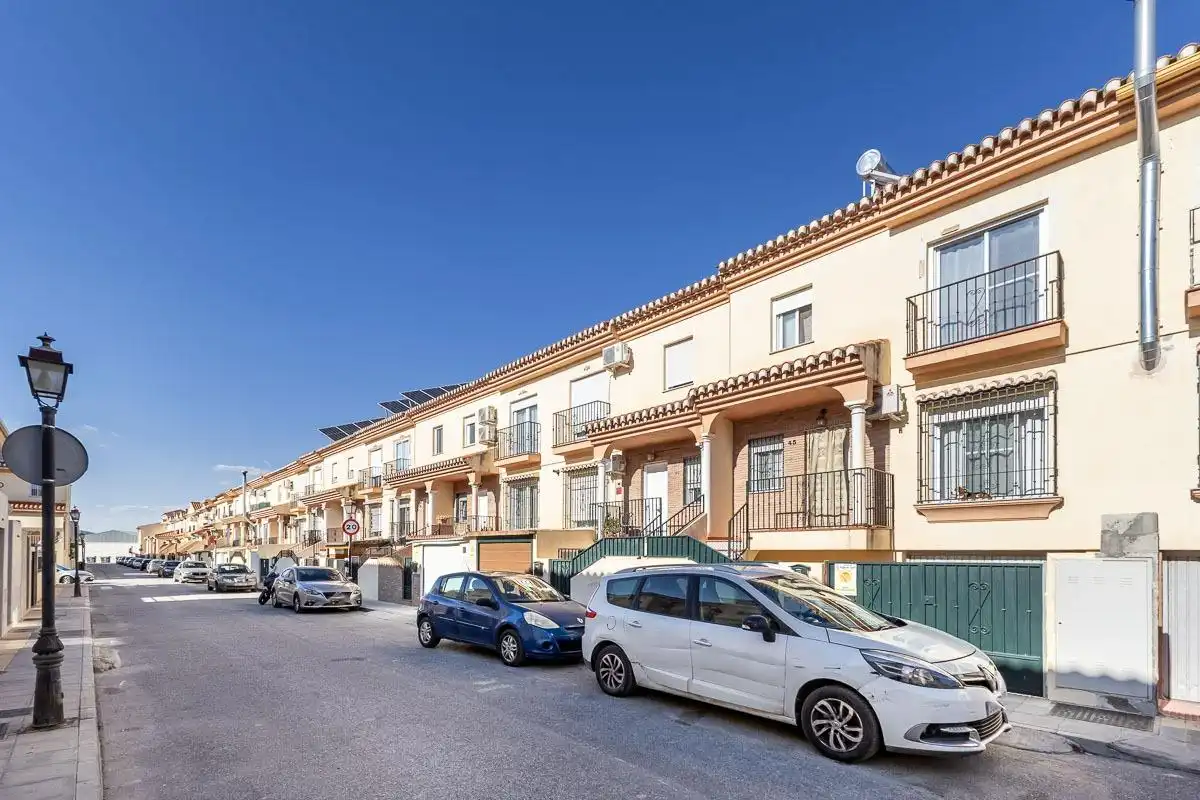 Exterior view of Detached homes for sale in Vegas del Genil  with Air Conditioner and Swimming Pool