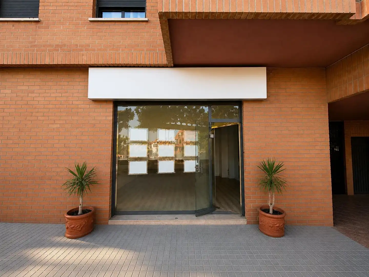 Vista exterior de Oficina de alquiler en Paterna