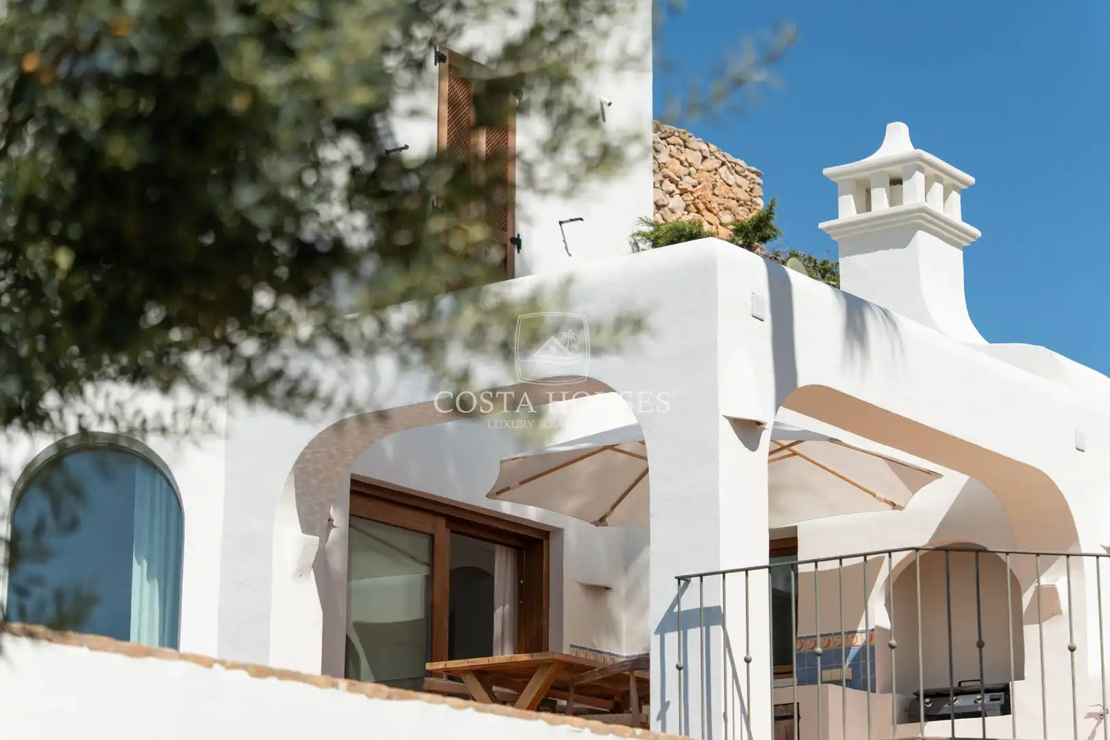 Vista exterior de Casa o xalet en venda en Moraira amb Aire condicionat, Calefacció i Jardí privat