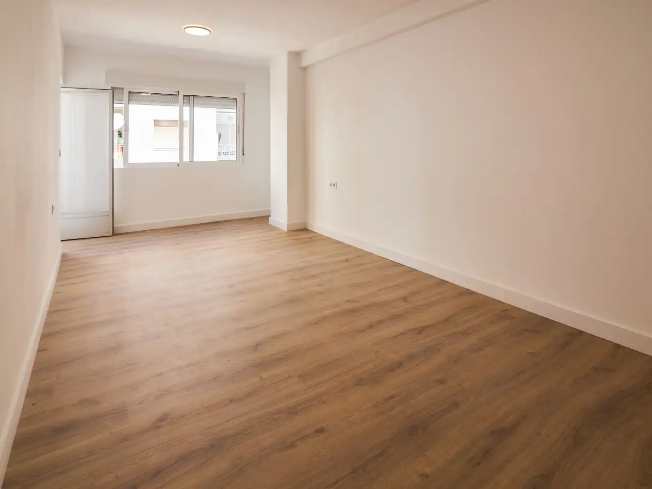 Habitación de Apartamento en venta en Torrevieja con Calefacción y Balcón