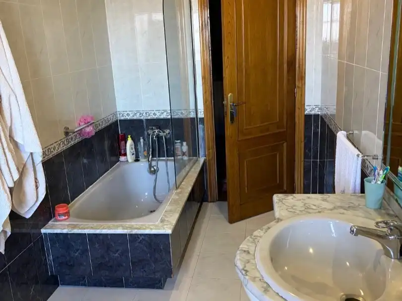 Bany de Casa o xalet en venda en Chantada amb Calefacció, Jardí privat i Parquet