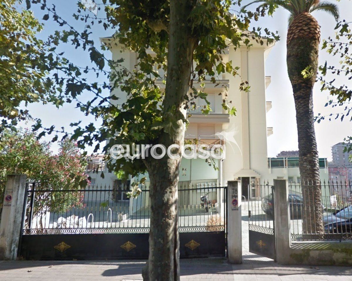 Vista exterior de Pis de lloguer en Santander amb Calefacció