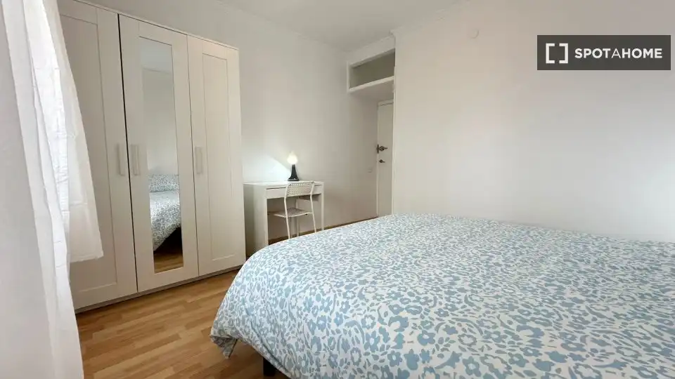 Room in Reyes Católicos