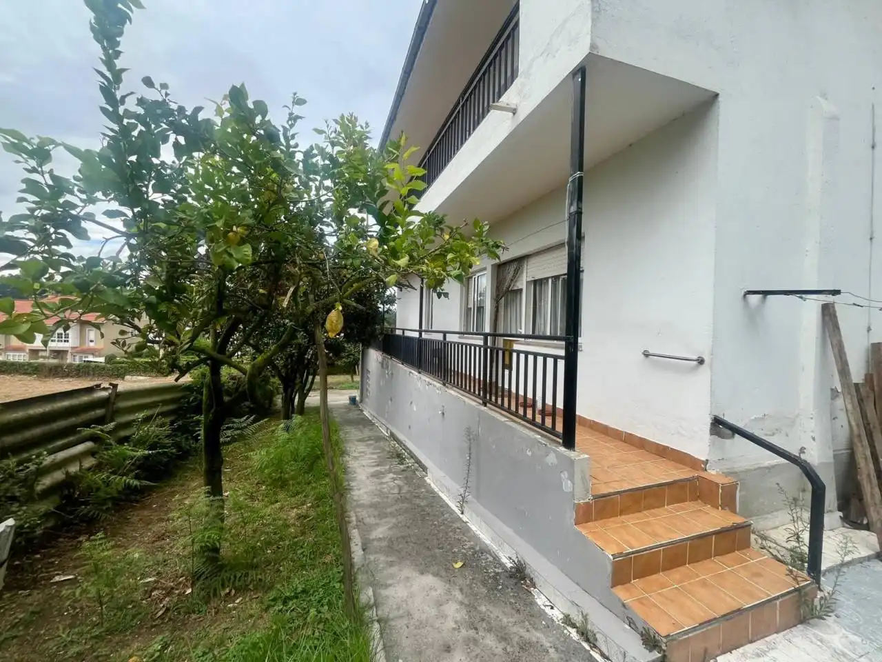 Vista exterior de Casa o chalet en venta en Cambre  con Jardín privado, Terraza y Amueblado