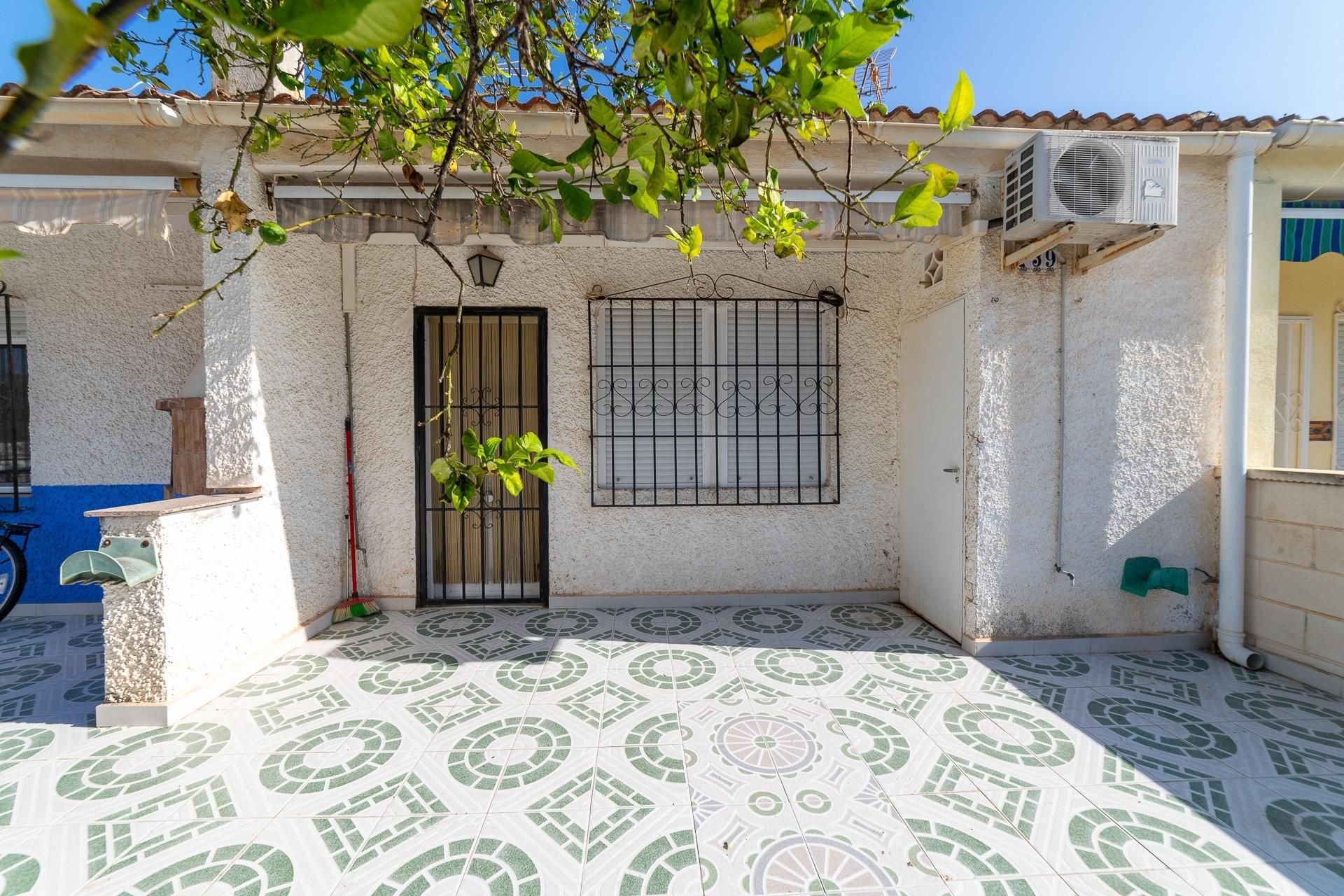 Exterior view of House or chalet for sale in Torrevieja  with Air Conditioner and Terrace