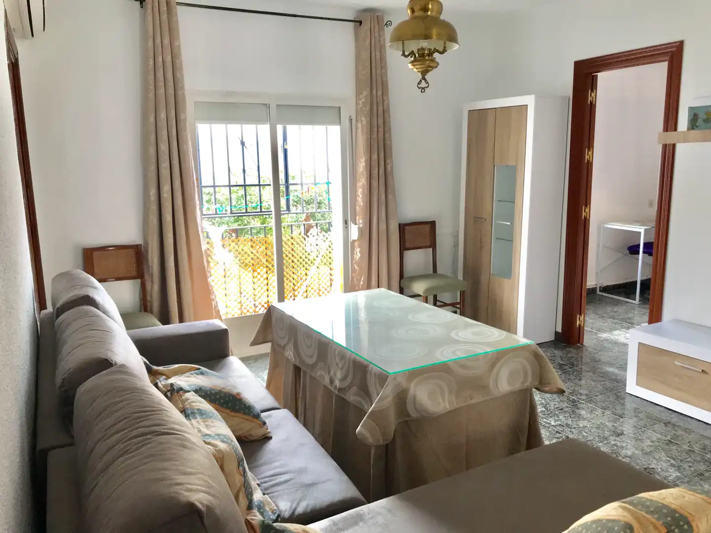 Living room of Flat for rent in Granada  with Air Conditioner, Furnished and Washing machine