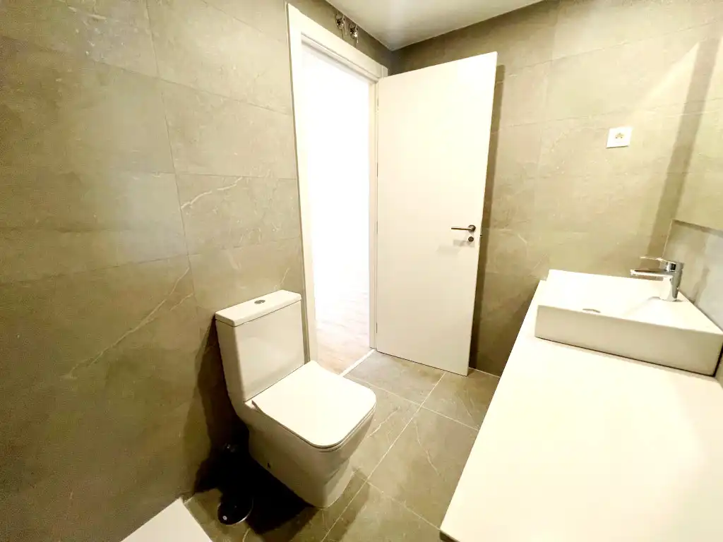 Baño de Piso de alquiler en Alcalá de Henares con Terraza, Trastero y Domótica