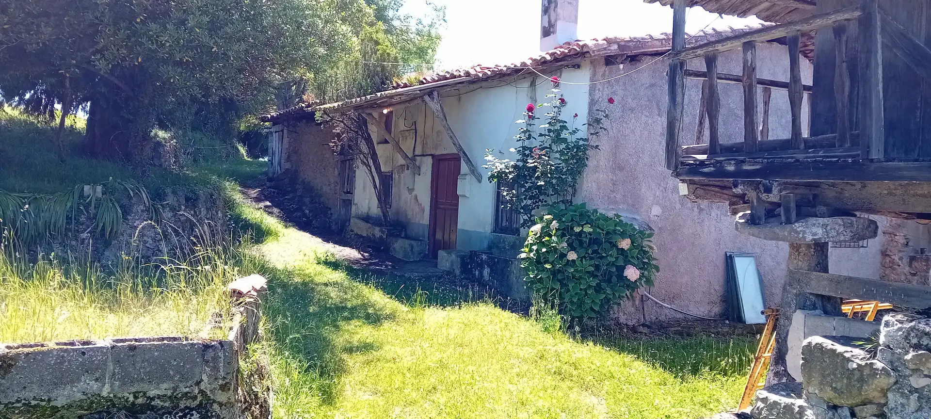 Exterior view of Houses for sale in Parres  with Private garden and Furnished