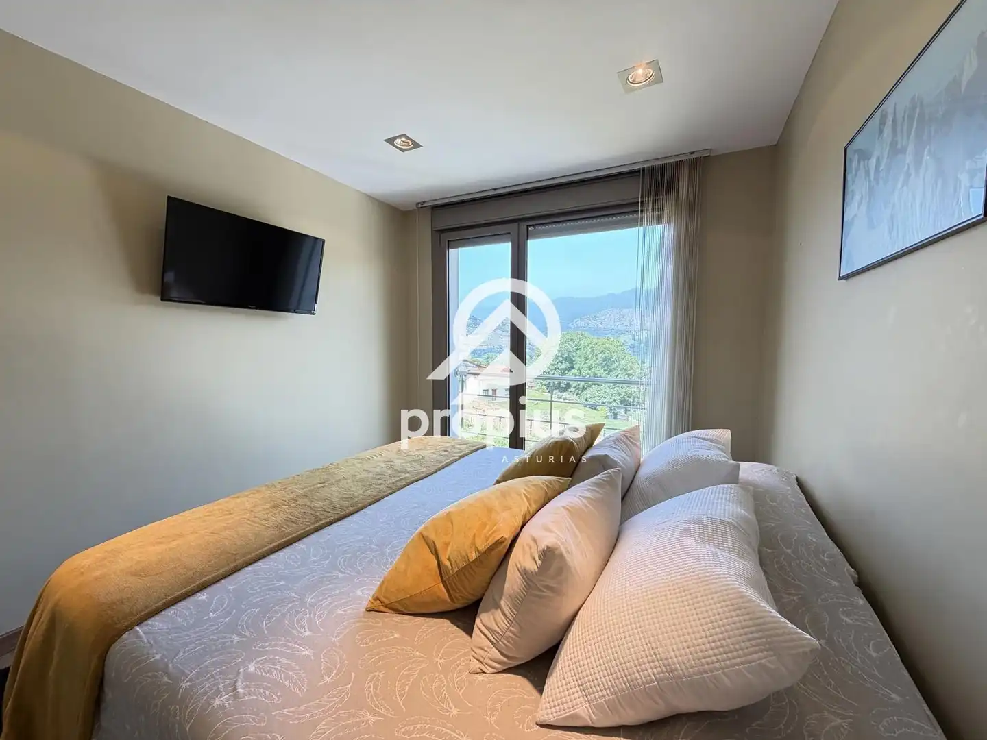 Habitación de Casa o chalet en venta en Cangas de Onís con Calefacción, Terraza y Trastero