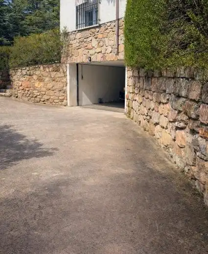 Aparcament de Pis en venda en Las Navas del Marqués  amb Calefacció, Terrassa i Traster