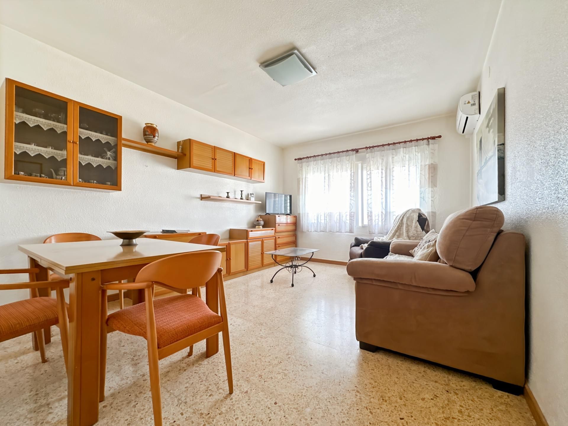 Sala d'estar de Pis de lloguer en Onda amb Aire condicionat i Jardí privat