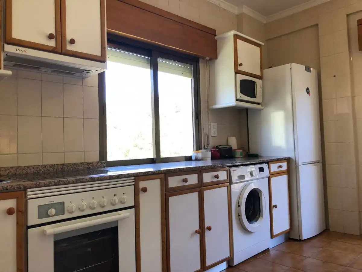 Cuina de Casa o xalet en venda en Vega de Valcarce amb Calefacció, Jardí privat i Terrassa