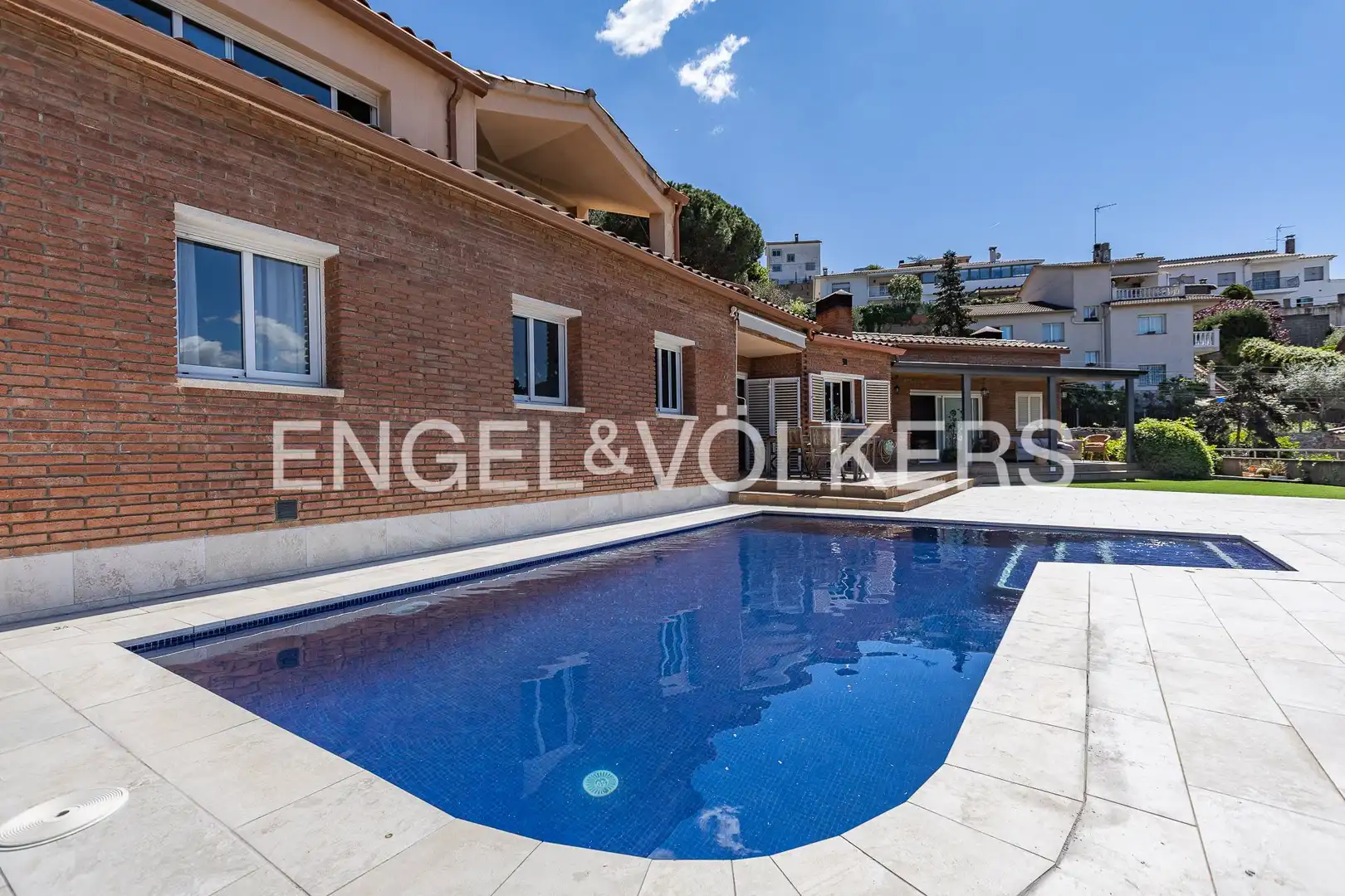 Piscina de Casa o xalet en venda en Sant Fost de Campsentelles amb Calefacció, Jardí privat i Parquet