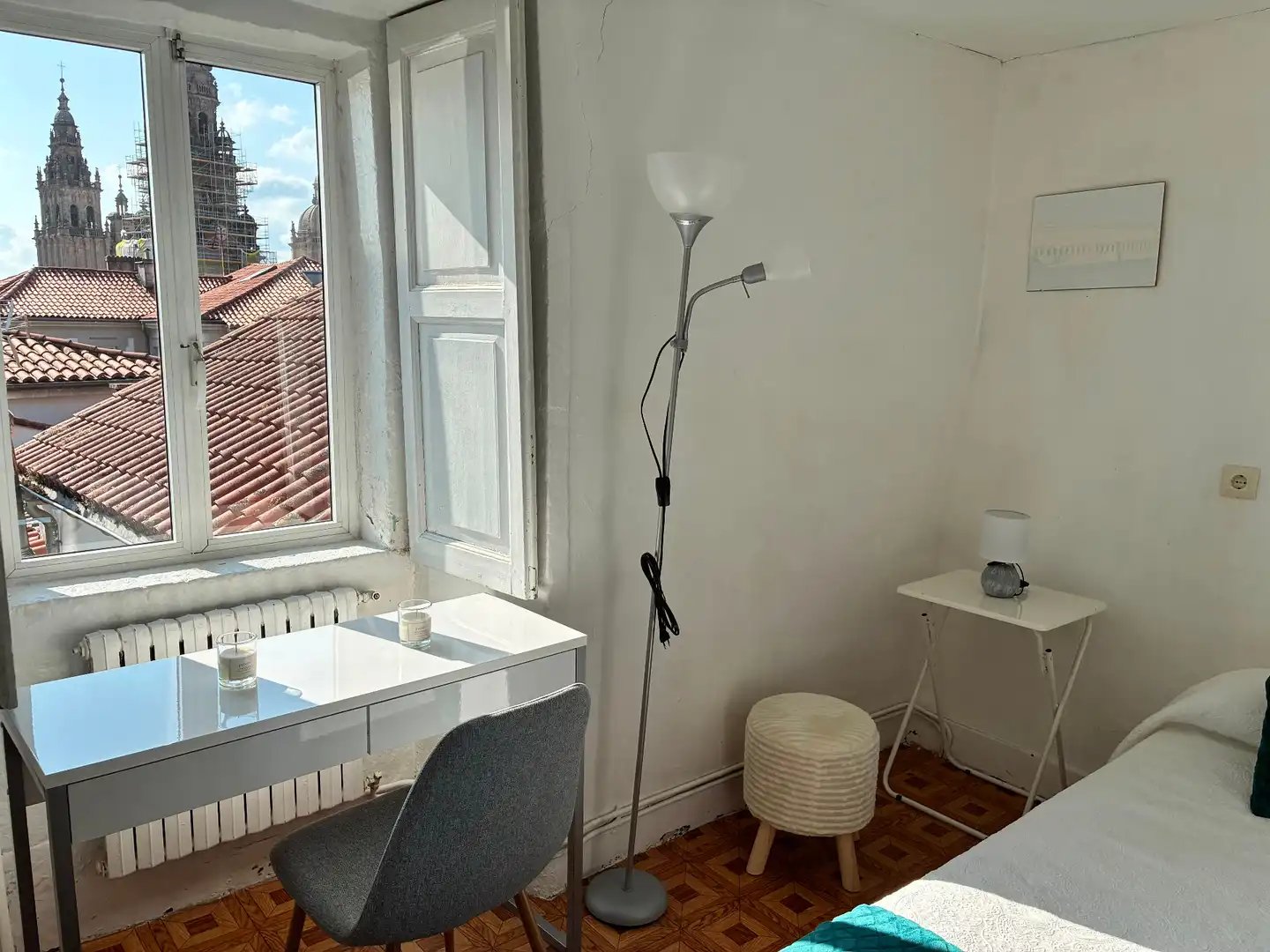 Dormitori de Dúplex per a compartir en Santiago de Compostela  amb Calefacció, Parquet i Moblat