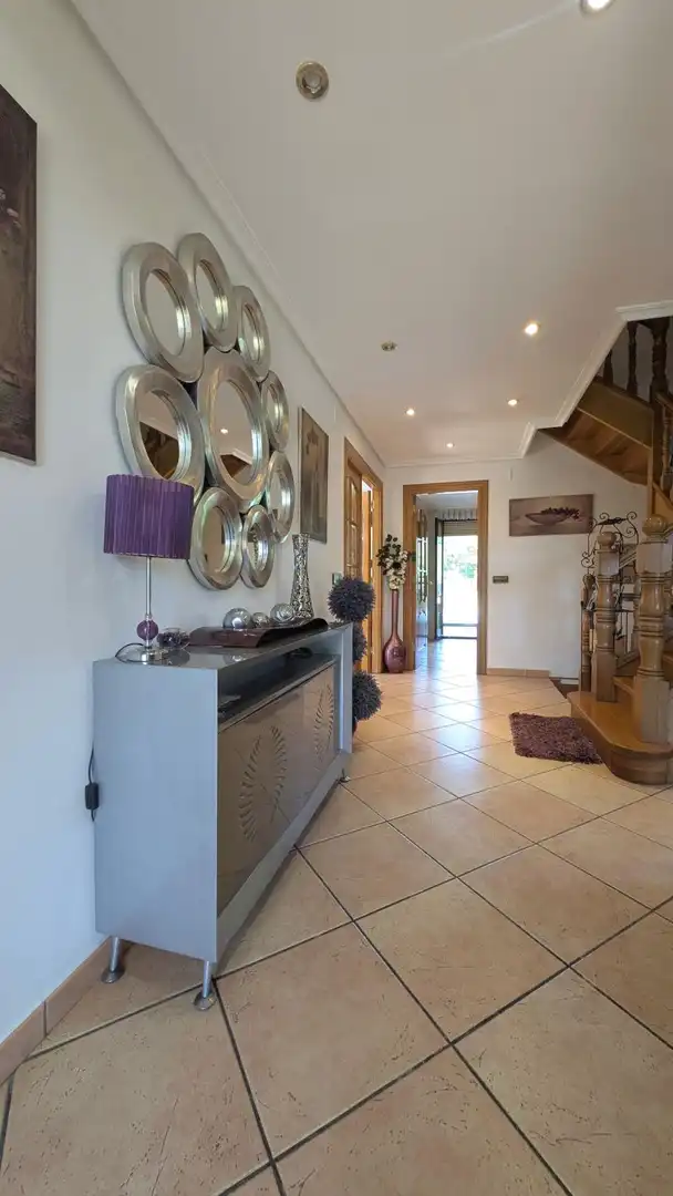 Houses for sale in Los Corrales de Buelna   with Heating, Private garden and Terrace