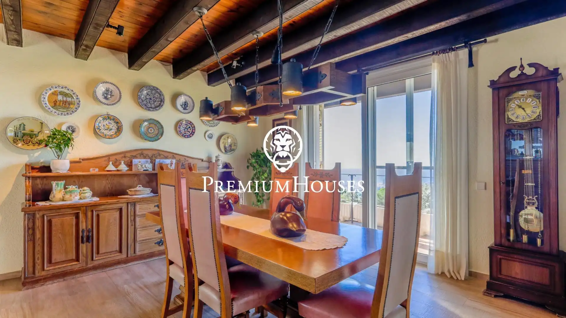 Comedor de Casa o chalet en venta en Mataró con Aire acondicionado, Calefacción y Jardín privado